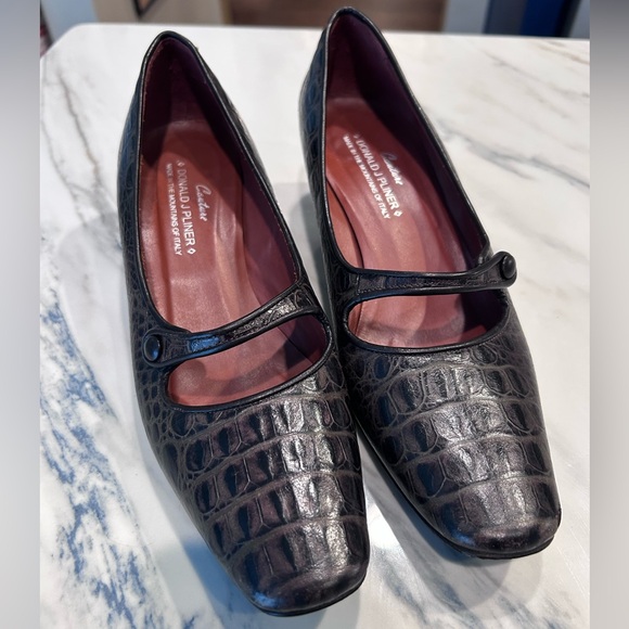 Donald J Pliner Couture Women’s Size 7.5 M Leather Crocodile Kitten Heels Gibbs